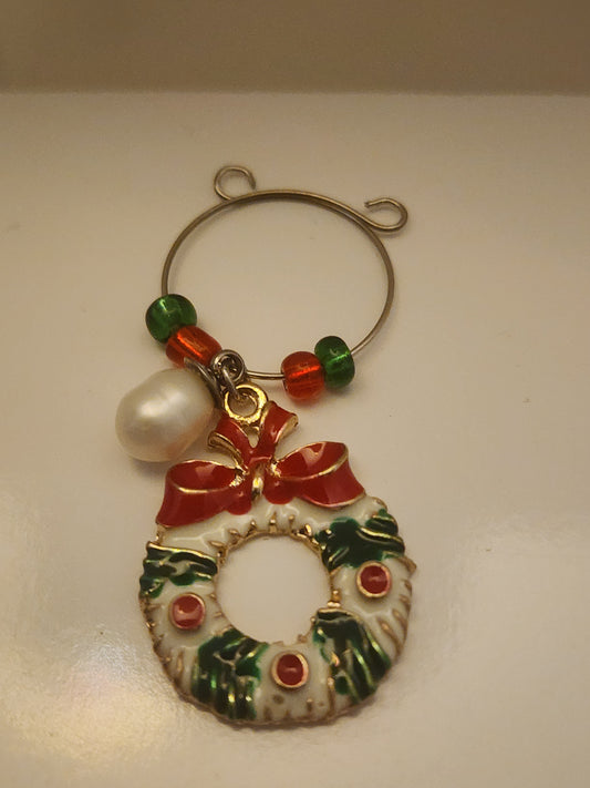 Holiday Wreath Wine Ring