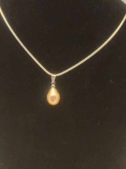 Freshwater Pearl Peach Teardrop Necklace