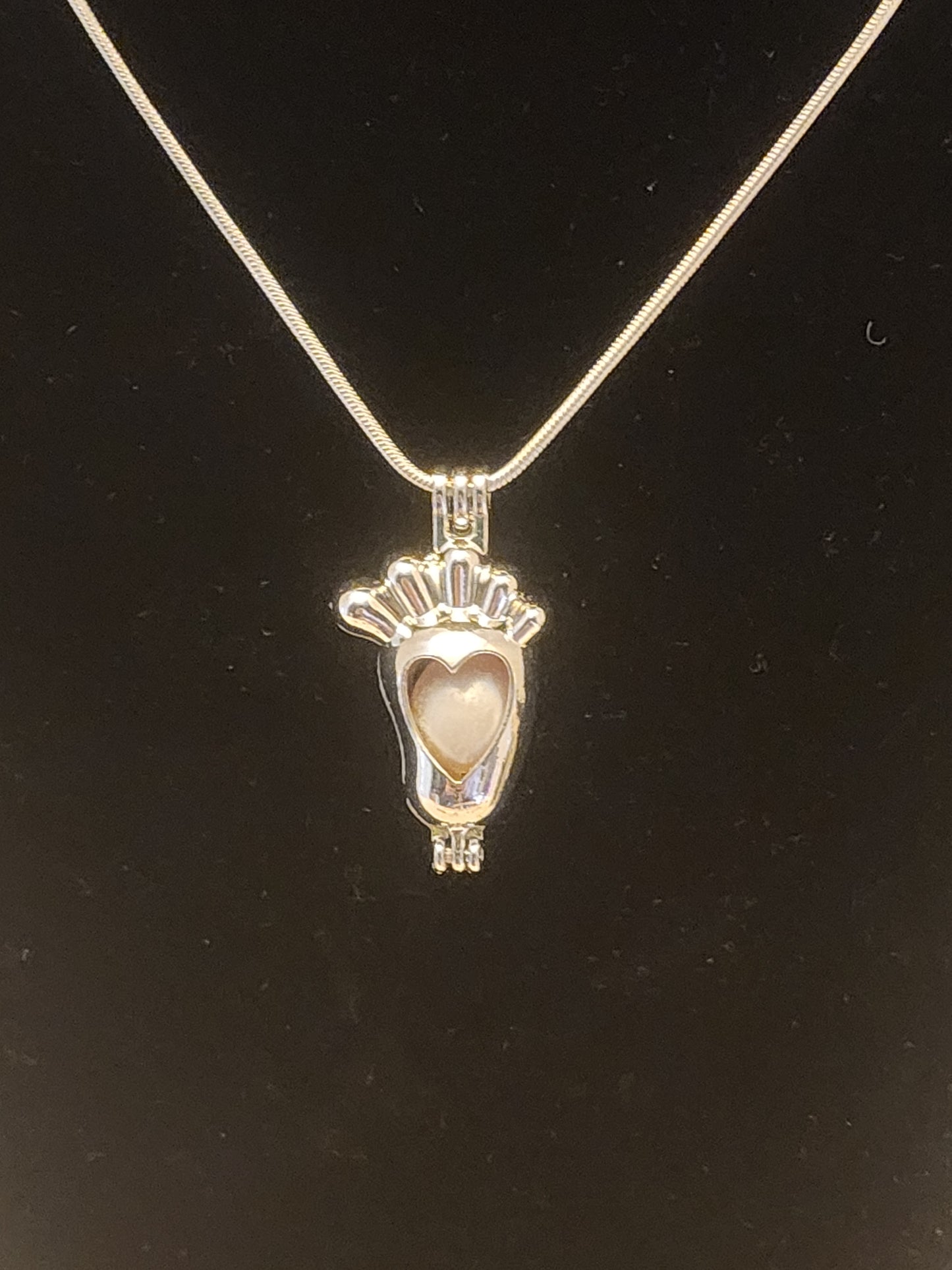 Foot Pearl Cage Necklace