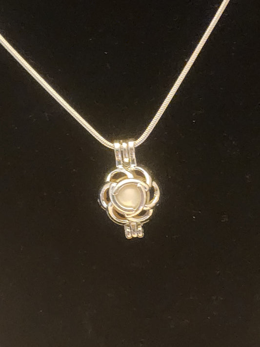 Floral Pattern Pearl Cage Necklace