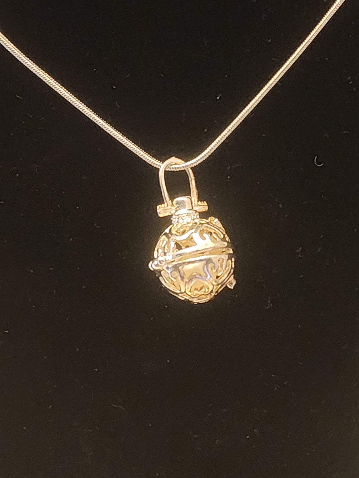 Round Pearl Cage Necklace